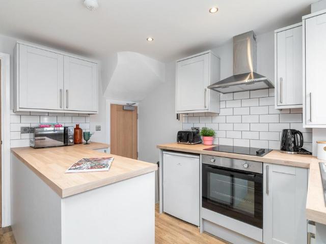 Harold Street, Leeds LS6 5 bed house to rent £3,098 pcm £715 pw