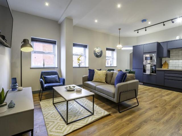 Harold Place, Leeds LS6, 2 bed flat to rent, £1,700 pcm | PrimeLocation