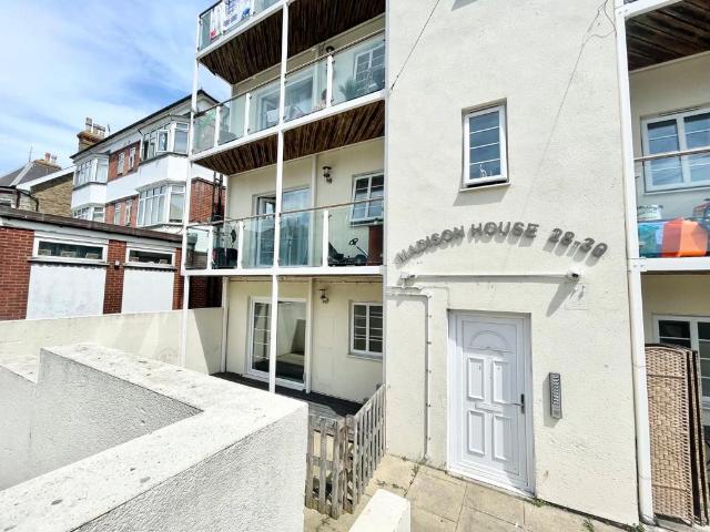 Harold Road, Cliftonville, Margate. 2 bed flat to rent £925 pcm £213 pw