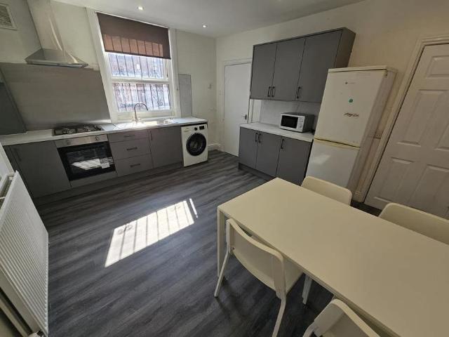 Harold Road, Hyde Park, Leeds LS6, 4 bed terraced house to rent, £1,920 pcm | PrimeLocation
