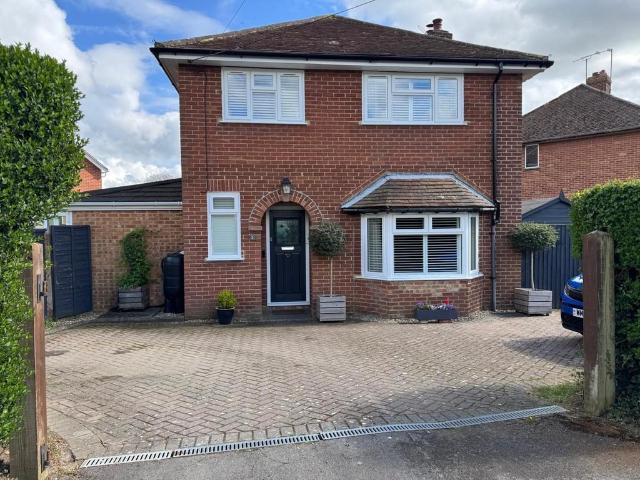 Harold Road, Kintbury 3 bed detached house to rent £2,000 pcm £462 pw