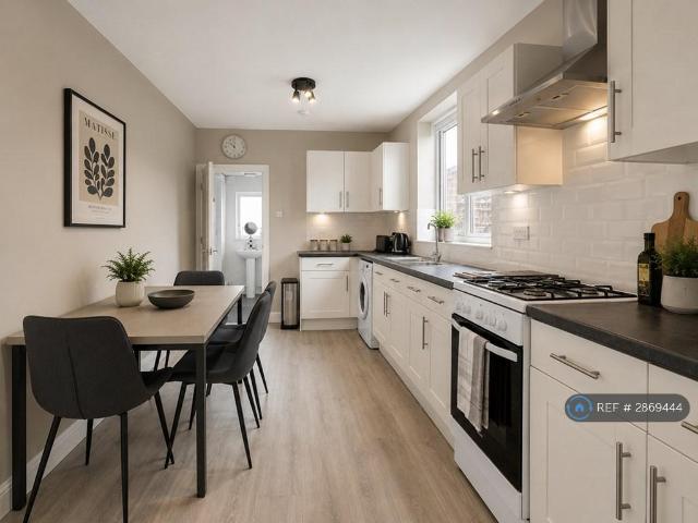 Harold Road, Southsea, PO4 4 bed terraced house to rent £1,850 pcm £427 pw