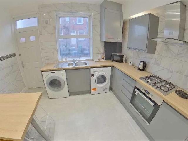 Harold Terrace, Hyde Park LS6 5 bed terraced house to rent £2,166 pcm £500 pw
