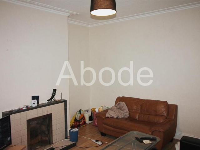 Harold View, Hyde Park, Leeds 2 bed house to rent £979 pcm £226 pw
