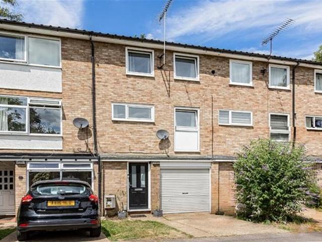 Harpenden AL5 3 bed terraced house to rent £2,250 pcm £519 pw