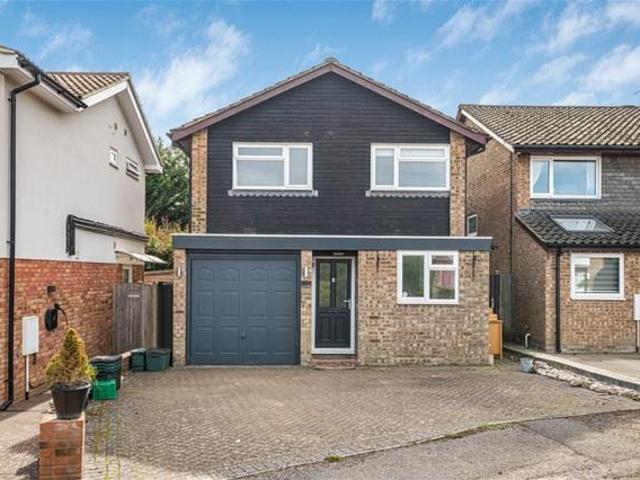 Harpenden AL5 4 bed house to rent £2,750 pcm £635 pw