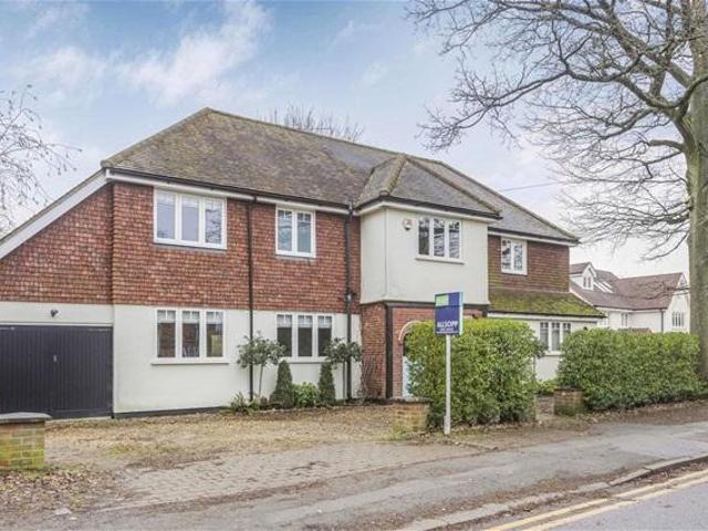Harpenden AL5 5 bed detached house to rent £5,000 pcm £1,154 pw