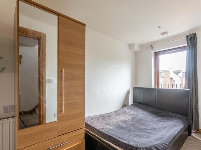 Harper Clinical Psychology, 54 East Crosscauseway, City of Edinburgh, EH8 9HL, United Kingdom | 8 bed townhouse for rent #116538500 | Rentberry