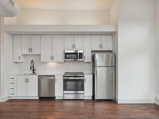 Harper's Flats 2 Bedroom Apartment for Rent at 201 E Broad St, Richmond, VA 23219 City Center