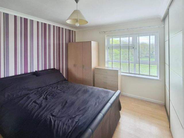 Harrington Court, Hertford Heath. 2 bed apartment to rent £1,450 pcm £335 pw