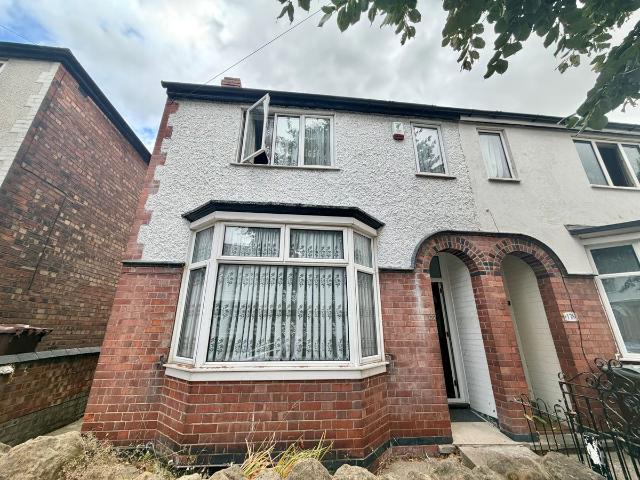 Harrington Drive, Nottingham NG7, 4 bed property to rent, £1,400 pcm | PrimeLocation