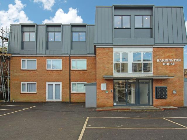Harrington House, Brighton Road, Horsham RH13, 1 bed flat to rent, £1,250 pcm | PrimeLocation