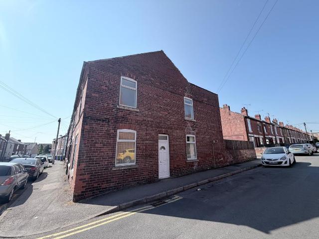 Harrington Street, Mansfield, Nottinghamshire NG18, 2 bed terraced house to rent, £750 pcm | PrimeLocation