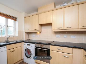 Harriet House, Hemel Hempstead HP3, Studio to rent, £1,150 pcm | PrimeLocation