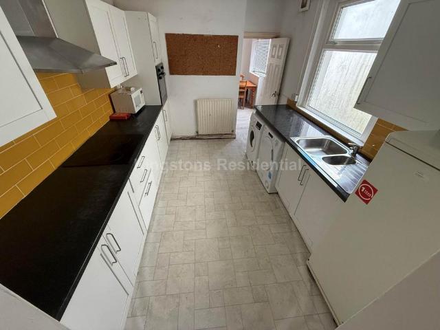 Harriet Street, Cardiff CF24 5 bed terraced house to rent £2,200 pcm £508 pw