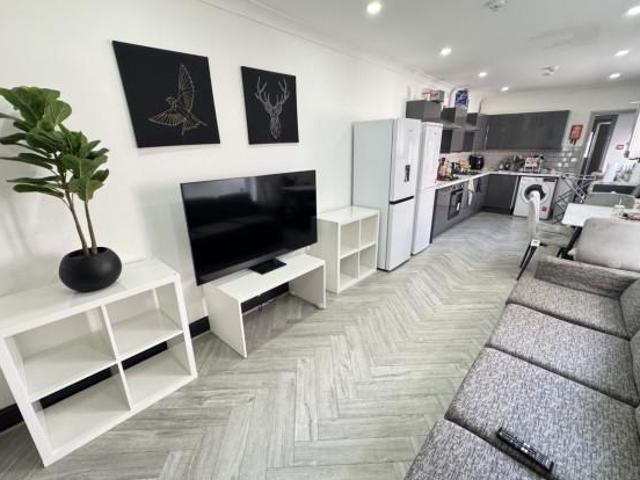 Harriet street, Cardiff CF24 6 bed house to rent £4,080 pcm £942 pw