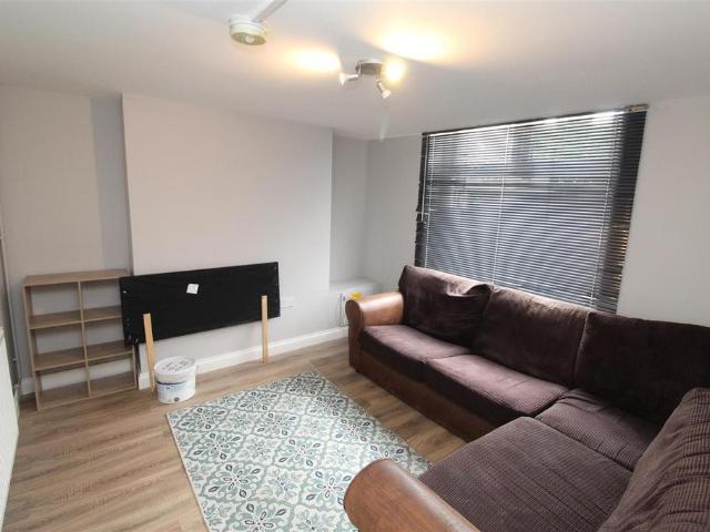 Harriet Street, Cardiff CF24 6 bed house to rent £3,330 pcm £768 pw