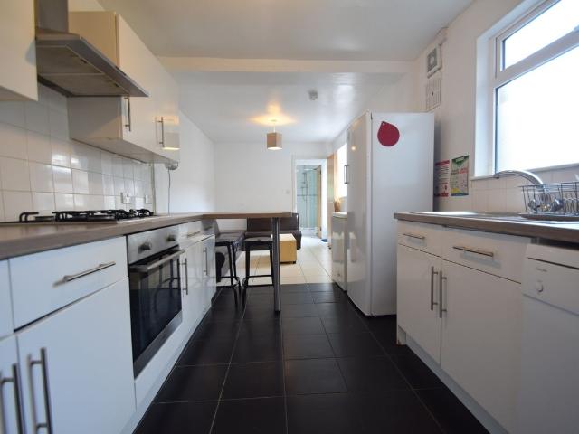 Harriet Street, Cathays CF24, 6 bed terraced house to rent, £3,300 pcm | PrimeLocation