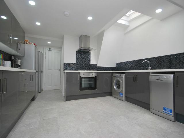 Harriet Street, Cathays CF24, 6 bed terraced house to rent, £3,750 pcm | PrimeLocation