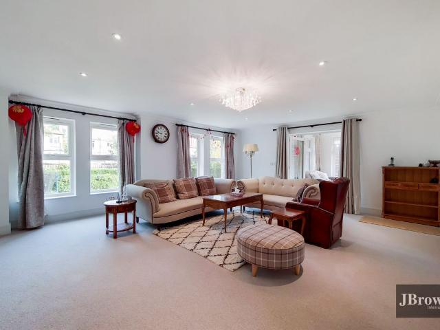 Harris Close, London N11, 5 bed terraced house to rent, £4,900 pcm | PrimeLocation