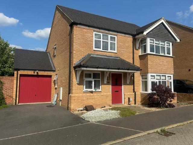 Harris Close, Newton Leys 4 bed detached house to rent £2,350 pcm £542 pw