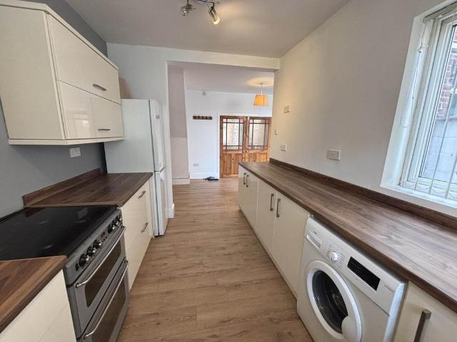 Harris Street, St Helens 2 bed terraced house to rent £850 pcm £196 pw