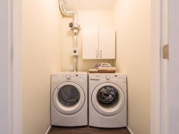 Brantford Town, Ontario - Gym, Equipped kitchen