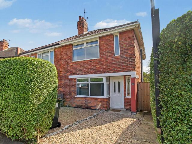 Harris Road, Chilwell, Nottingham. 3 bed semi detached house to rent £1,150 pcm £265 pw