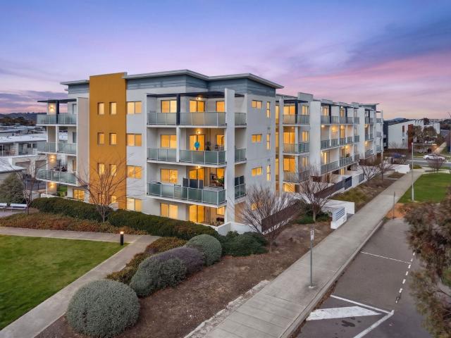 Harrison, 100/230 Flemington Road