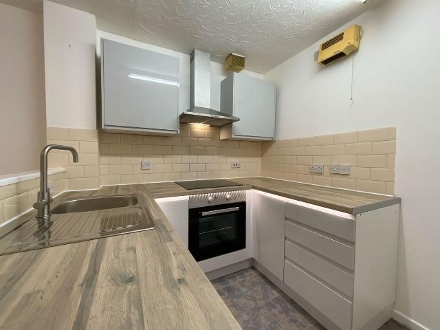 Harrison Way, Windsor Quay, Cardiff Bay CF11, 2 bed flat to rent, £950 pcm | PrimeLocation