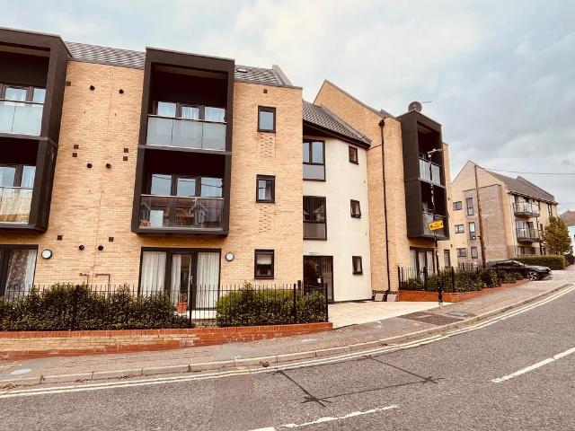 Harrison Lodge 1 bed flat to rent £1,000 pcm £231 pw