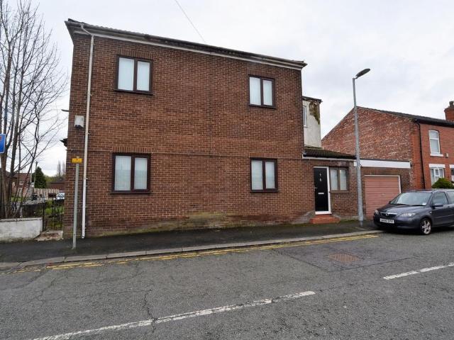 Harrison Street, Eccles, M30 2 bed terraced house to rent £950 pcm £219 pw