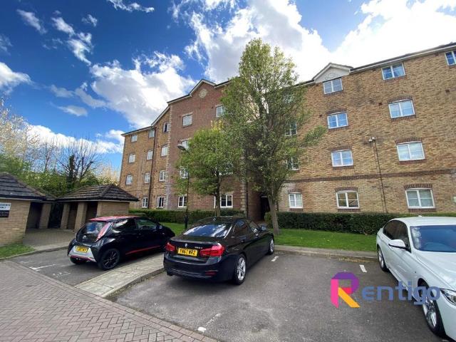 Harrisons Wharf, Purfleet on thames. 2 bed flat to rent £1,450 pcm £335 pw