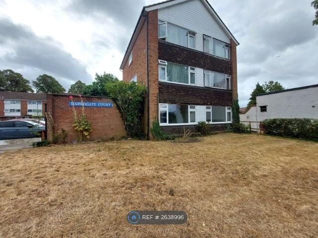 Harrogate Court, Slough SL3, 2 bed flat to rent, £1,585 pcm | PrimeLocation