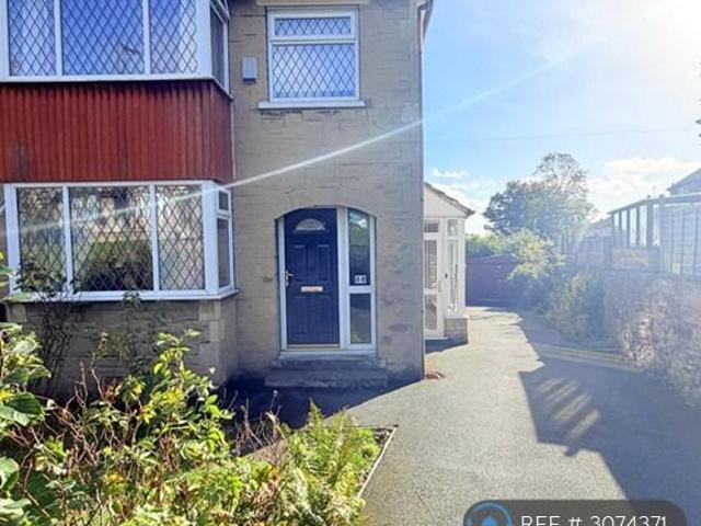 Harrogate Road, Bradford, BD2 3 bed semi detached house to rent £1,150 pcm £265 pw
