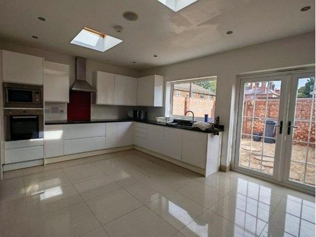 Harrow Court, Reading RG1, 3 bed end terrace house to rent, £2,100 pcm | PrimeLocation