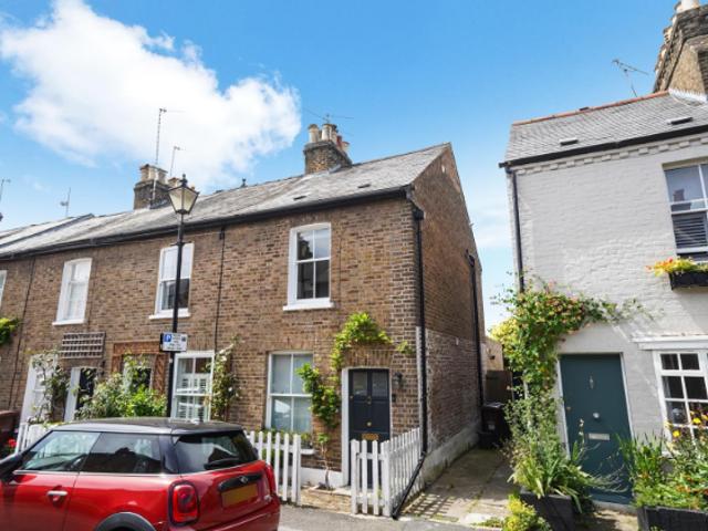Harrow HA1 2 bed terraced house to rent £2,550 pcm £588 pw