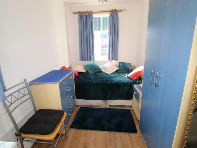 Harrow HA2, Studio to rent, £1,000 pcm | PrimeLocation
