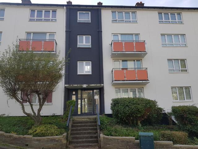 HARROW HA2 2 bed flat to rent £1,600 pcm £369 pw