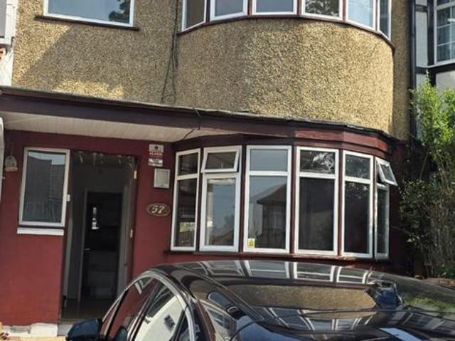 HARROW HA2 3 bed terraced house to rent £2,300 pcm £531 pw