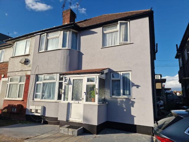 Harrow HA3 2 bed maisonette to rent £1,750 pcm £404 pw