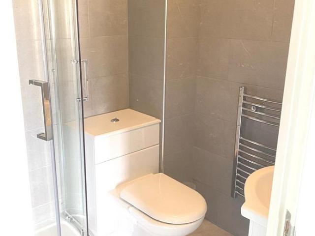 Harrow HA3 5 bed terraced house to rent £4,498 pcm £1,038 pw