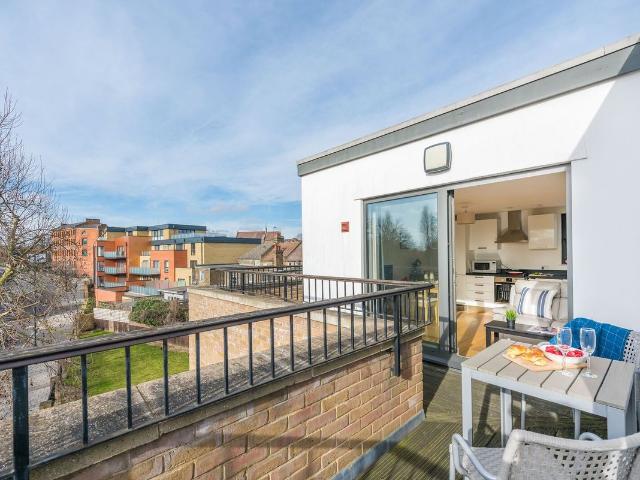 Harrow Road, Kensal Green, London NW10, 1 bed flat to rent, £2,384 pcm | PrimeLocation