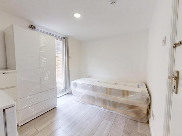 Harrow Road, Kensal Green NW10 1 bed flat to rent £700 pcm £162 pw