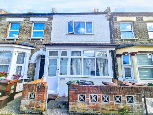 Harrow Road, Leytonstone E11, 3 bed property to rent, £2,450 pcm | PrimeLocation