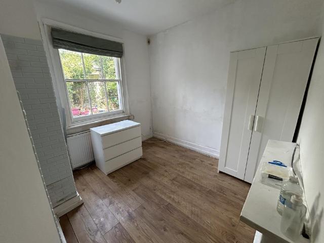 Harrow Road, London NW10 5 bed house share to rent £910 pcm £210 pw