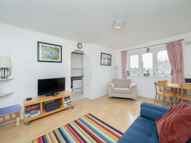 Harrow Road, London NW10 1 bed flat to rent £1,650 pcm £381 pw