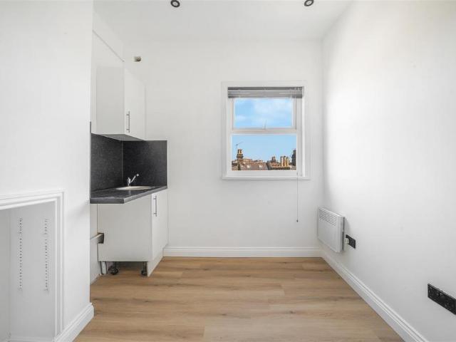 Harrow Road, Maida Vale, London 1 bed in a house share to rent £1,500 pcm £346 pw