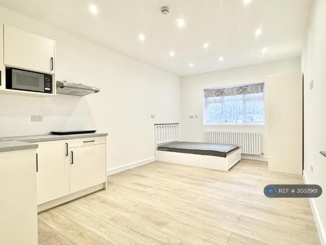 Harrow View, Harrow, HA1 Studio to rent £1,225 pcm £283 pw