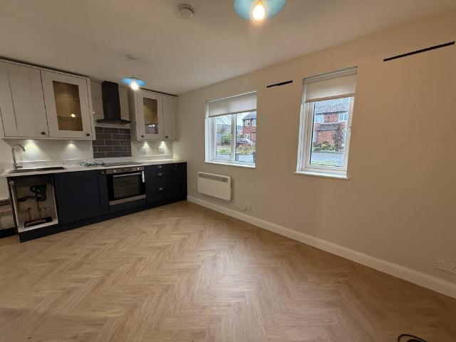 Harrowby Drive, TIPTON, DY4 1 bed flat to rent £725 pcm £167 pw